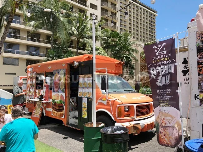 ワイキキフードトラック(屋台村)を堪能!ワイキキビーチウォーク