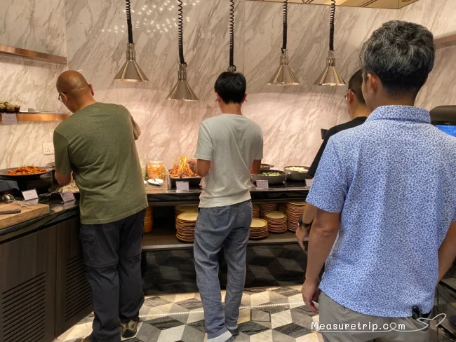 【シンガポール マリオット タン プラザ ホテル】食事も充実のエグゼクティブラウンジ「Mクラブラウンジ」をレポート!